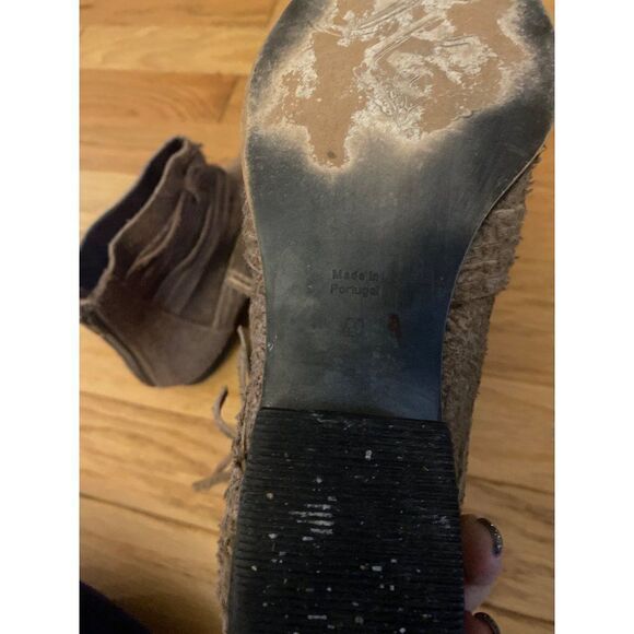 Free People womens tan/sand Decade suede distressed fringe ankle booties sz 40/9 - Picture 10 of 10